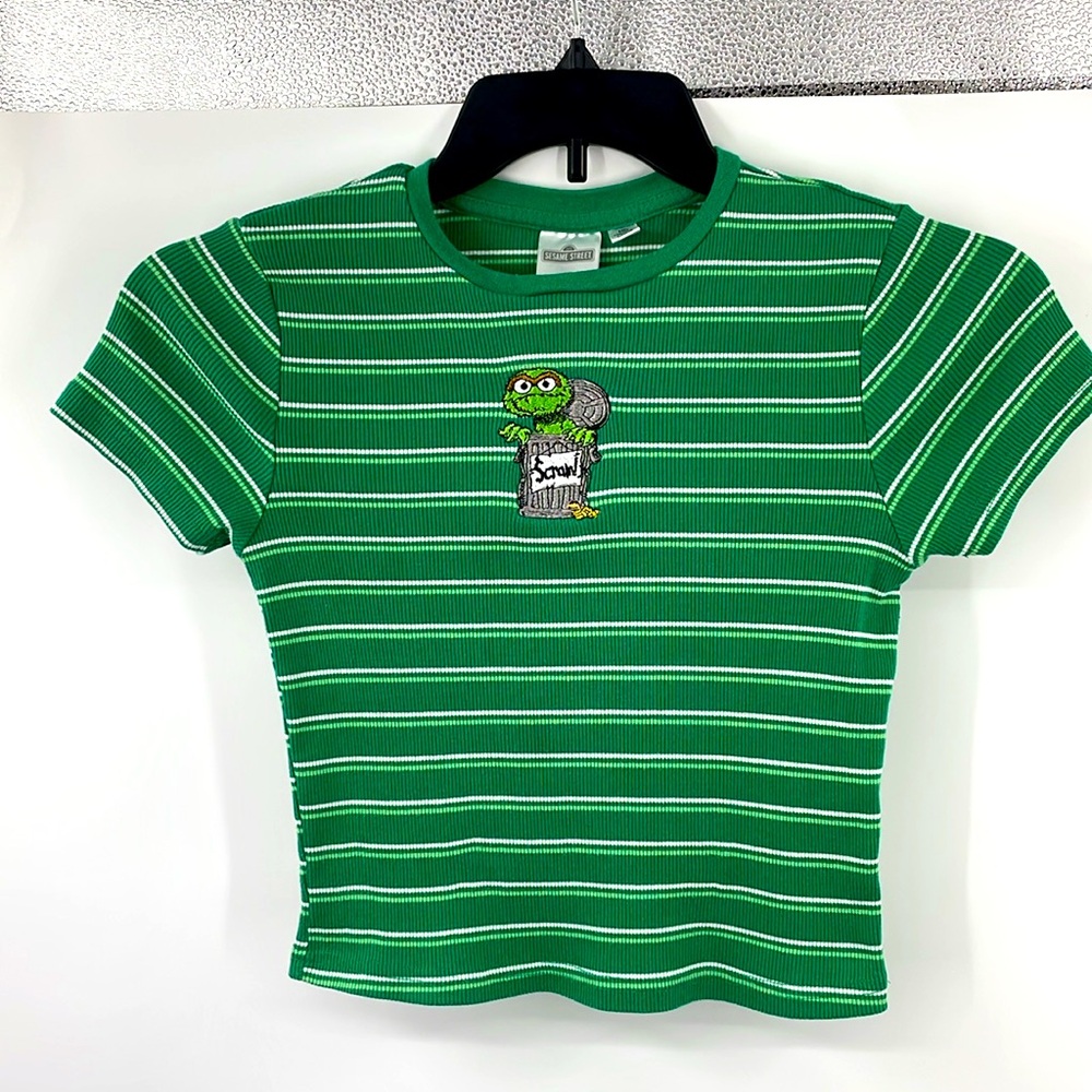 Sesame Street green embroidered Oscar the Grouch patch Ribbed shirt Size Medium